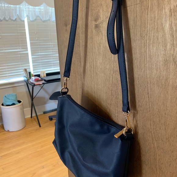 Gorgeous navy satchel style handbag with crossover - Picture 4 of 4